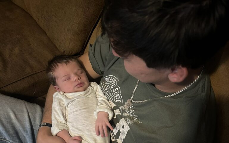 flores with baby
